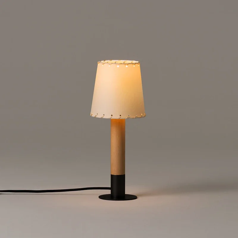 Nordic simple silent wind table lamp living room bedroom bedside desk lamp silent solid wood medieval sofa atmosphere table lamp
Nordic simple silent wind table lamp living room bedroom bedside desk lamp silent solid wood medieval sofa atmosphere table lamp
