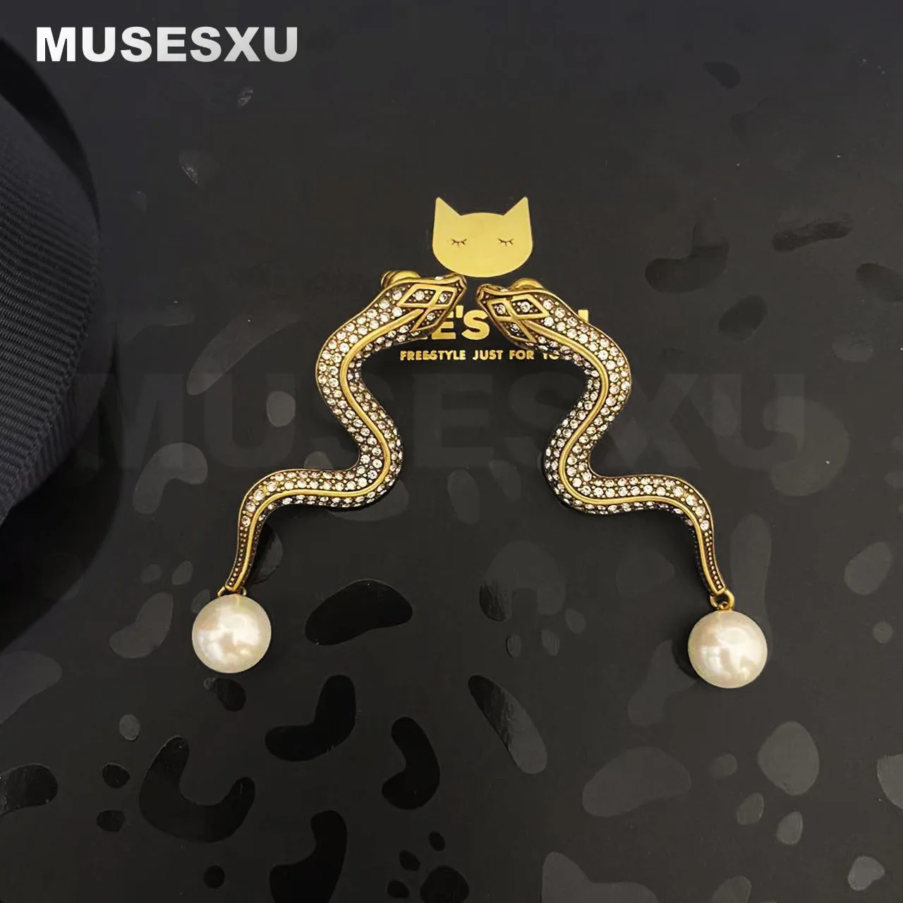 Ювелирные изделия и аксессуары, роскошные фирменные серьги со змеиным жемчугом из циркония для женщин, вечерние Gifts
Ювелирные изделия и аксессуары, роскошные фирменные серьги со змеиным жемчугом из циркония для женщин, вечерние Gifts