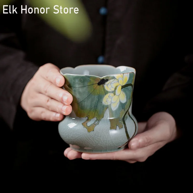 470ml Borneol Glaze Ceramic Tea Washing Barrel Pure Hand-painted Summer Lotus Jianshui Household Creative Tea Residue Barrel Jar
470ml Borneol Glaze Ceramic Tea Washing Barrel Pure Hand-painted Summer Lotus Jianshui Household Creative Tea Residue Barrel Jar