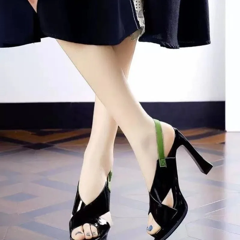 

Women's Peep Toe T-strap High Heels, Chunky Heel Back Zipper Sandals, Fashion Black Shoes