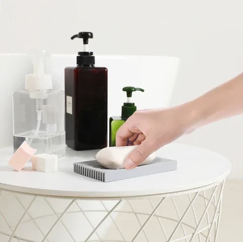 Both Sides Available Soap Box Creative Soap Holder Box Drain Bathroom Supplies Shower Storage Box non-slip Soap Dish Gadgets
Both Sides Available Soap Box Creative Soap Holder Box Drain Bathroom Supplies Shower Storage Box non-slip Soap Dish Gadgets