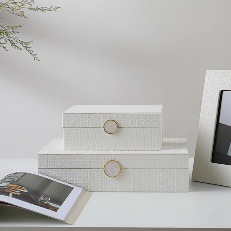 Modern Leather Shell Round Buckle Decorative Box Ornaments Decorative Home Model Bedroom Living Room Desktop Jewelry Storage Box
Modern Leather Shell Round Buckle Decorative Box Ornaments Decorative Home Model Bedroom Living Room Desktop Jewelry Storage Box