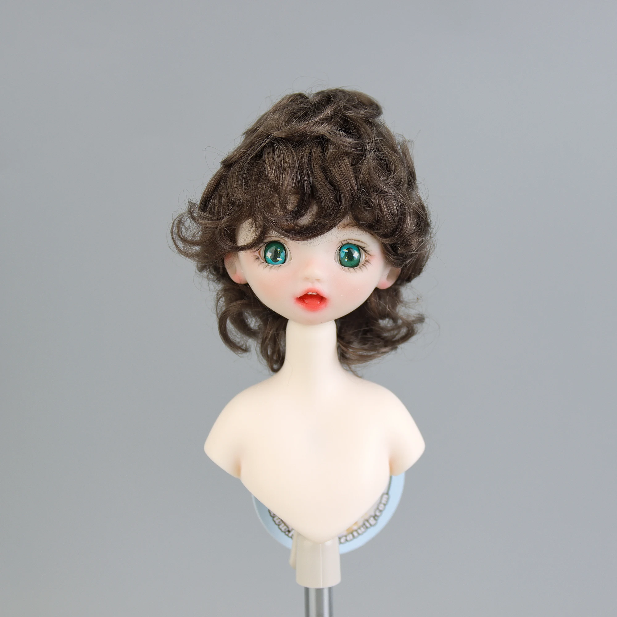 Aidolla 1/8 BJD Doll Wig Short Curly 14-15cm Head Hair Soft Mohair Fiber Wig DIY Doll Accessories For Doll Girl Gift
Aidolla 1/8 BJD Doll Wig Short Curly 14-15cm Head Hair Soft Mohair Fiber Wig DIY Doll Accessories For Doll Girl Gift