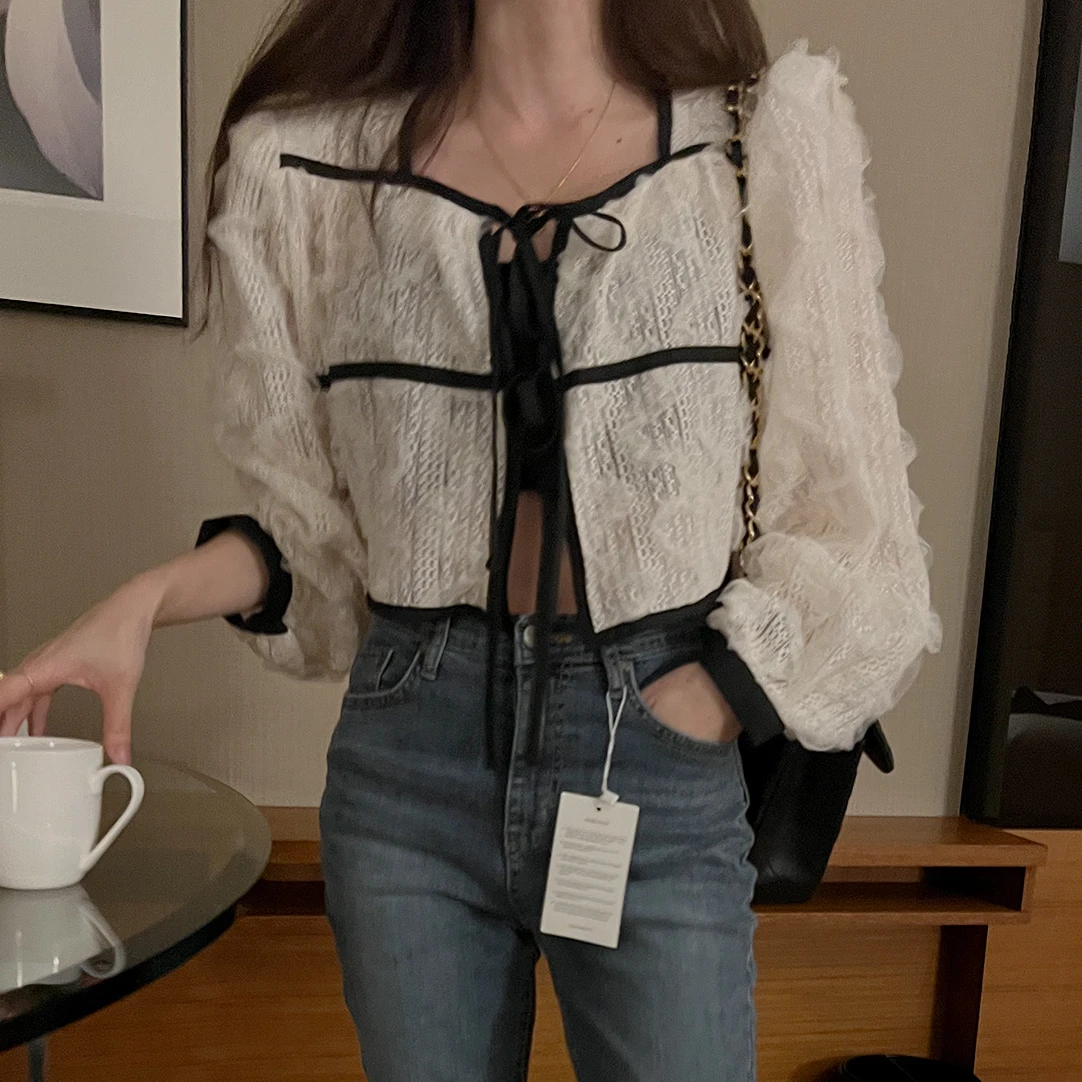 2023 Blusas Mujer De Moda Bandage Lace Women Blouses Ruffles Sweet Temperament Cropped Tops Fashion Korean Summer White Shirt
2023 Blusas Mujer De Moda Bandage Lace Women Blouses Ruffles Sweet Temperament Cropped Tops Fashion Korean Summer White Shirt