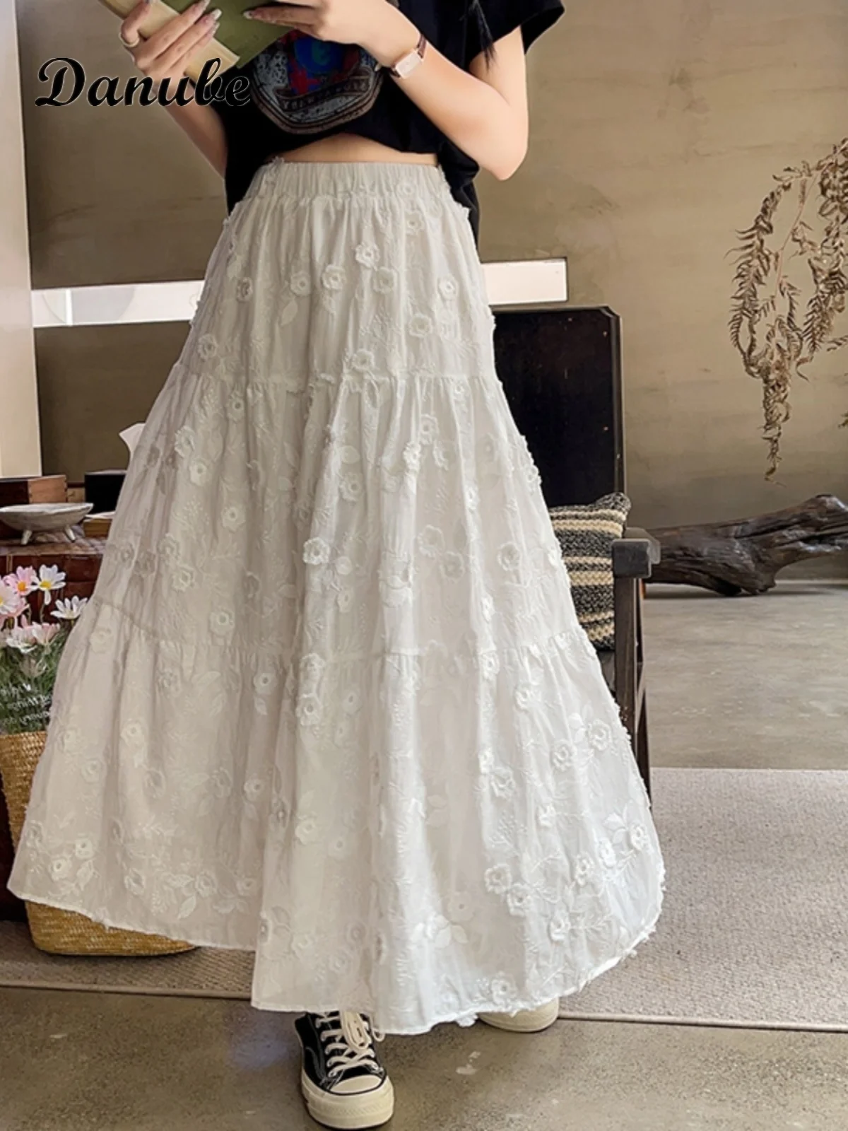Vintage Boho Embroidery Flower Lace Long Skirt Women New Summer Elegant High Wasit Pleated Skirt Casual A Line Beach White Skirt
Vintage Boho Embroidery Flower Lace Long Skirt Women New Summer Elegant High Wasit Pleated Skirt Casual A Line Beach White Skirt