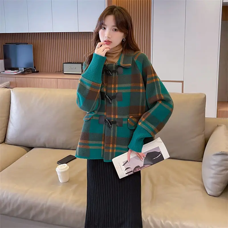 Knitted Short Jacket Women's Plaid Thickened 2023 Autumn Winter New Loose Outwear Western Style Woolen Coat Female Cardigan Tide
Knitted Short Jacket Women's Plaid Thickened 2023 Autumn Winter New Loose Outwear Western Style Woolen Coat Female Cardigan Tide