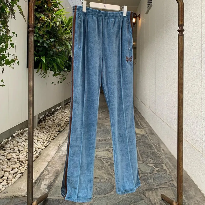 2023SS Elastic Waist Butterfly Embroidery Zipper Pocket Pants for Men and Women Drawstring Stripe Ribbon High Quality Trousers
2023SS Elastic Waist Butterfly Embroidery Zipper Pocket Pants for Men and Women Drawstring Stripe Ribbon High Quality Trousers