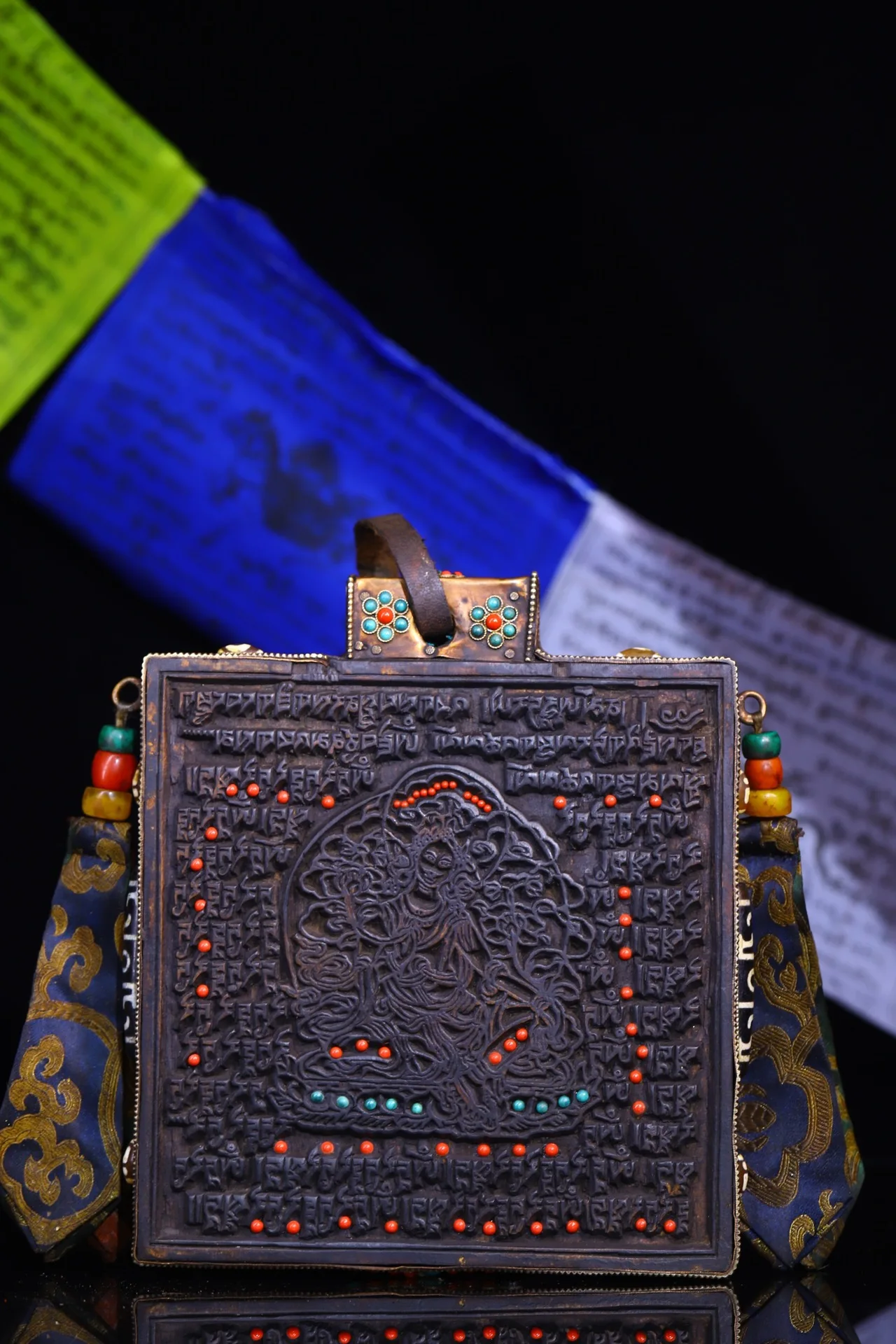 8"Tibetan Temple Collection Old Bodhi Root Wood Sutra Painted Gem Cross Vajra Tara Bodhisattva thangka Amulet Town House
8"Tibetan Temple Collection Old Bodhi Root Wood Sutra Painted Gem Cross Vajra Tara Bodhisattva thangka Amulet Town House