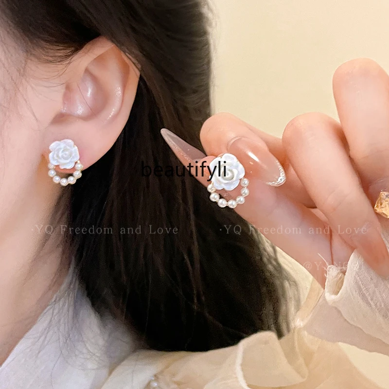 Super Fairy Camellia Pearl Earrings New Niche Design Earrings Elegant High-Grade Fashion Earrings
Super Fairy Camellia Pearl Earrings New Niche Design Earrings Elegant High-Grade Fashion Earrings
