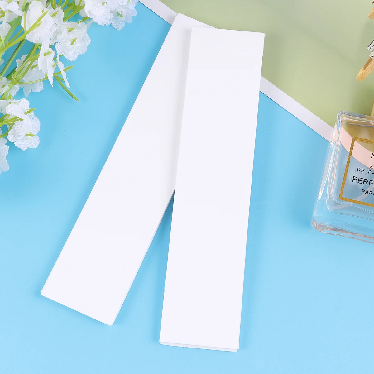 2Pcs Portable Fragrance Testing Notebooks Practical Perfume Essential Oils Testing Paper Strips
2Pcs Portable Fragrance Testing Notebooks Practical Perfume Essential Oils Testing Paper Strips