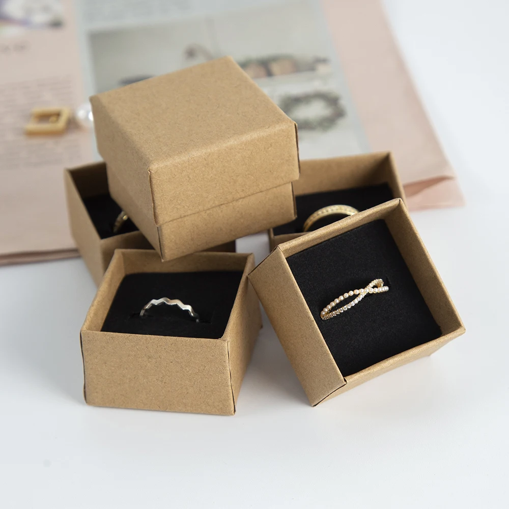 

100 pcs Kraft Jewelry Packaging Box 4*4*3 cm Rings Boxes Brown Organizer Paper Cardboard Travel Case With Black Sponge Inside