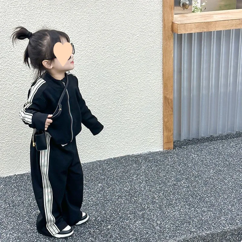 Girls' Suit New Spring Korean Western Style Baby Girl Autumn Clothing Sports And Leisure Long Sleeve Two-Piece
Girls' Suit New Spring Korean Western Style Baby Girl Autumn Clothing Sports And Leisure Long Sleeve Two-Piece