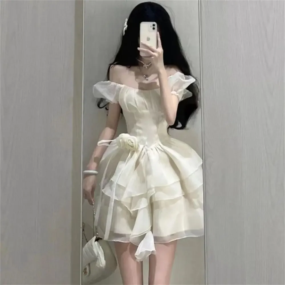 Bubble sleeve dress summer new small thin fluffy princess short dress children French sweet pure desire style 2024
Bubble sleeve dress summer new small thin fluffy princess short dress children French sweet pure desire style 2024