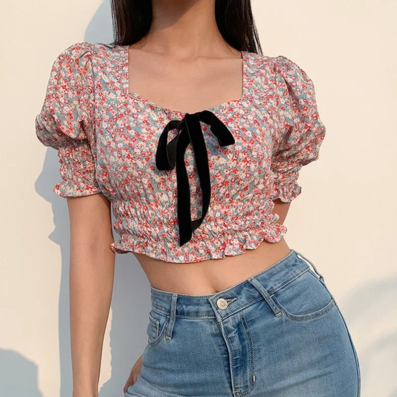 

Милые милые розовые топы с цветочным принтом и квадратным вырезом, летние женские корейские футболки Y2K в стиле фотоэстетики, милые футболки с рукавами-фонариками и бантом