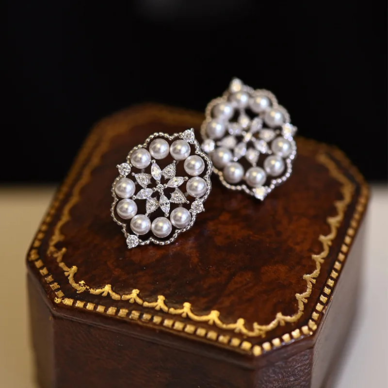 925 silver needle pearl earrings female vintage design with diamond earrings popular lace edge earrings cold wind with jewelry
925 silver needle pearl earrings female vintage design with diamond earrings popular lace edge earrings cold wind with jewelry