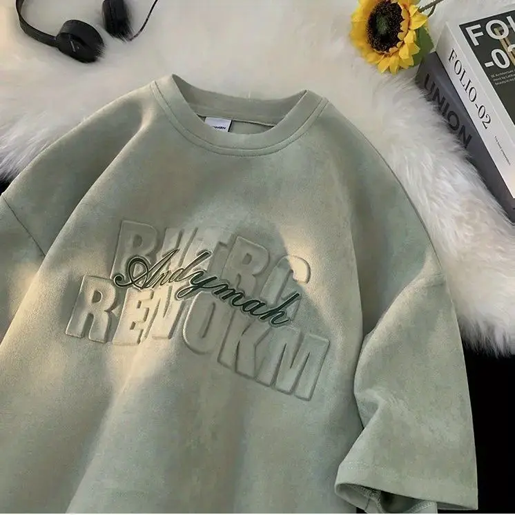 Heavy suede short sleeved T-shirt for men and women in summer, high-end niche three-dimensional letter loose top trendy y2k tops
Heavy suede short sleeved T-shirt for men and women in summer, high-end niche three-dimensional letter loose top trendy y2k tops