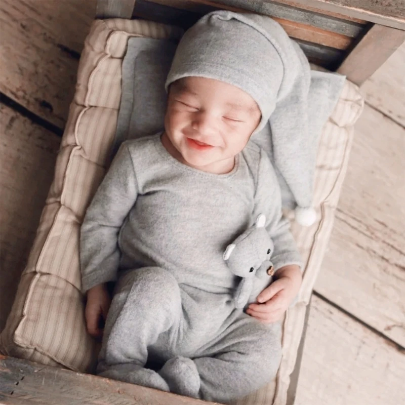 2pcs/set Newborn Photography Knit Romper & Hat Set Soft & Breathable Infant Jumpsuit with Beanie Girls Boys Photo Props
2pcs/set Newborn Photography Knit Romper & Hat Set Soft & Breathable Infant Jumpsuit with Beanie Girls Boys Photo Props