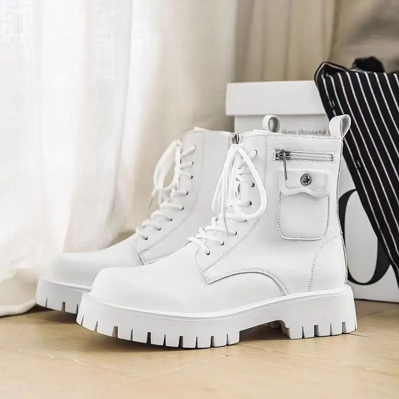 Мужские ботинки Martin, новинка 2024, высококачественные кожаные ботинки с высоким берцем, увеличенная рабочая обувь, мужские мотоциклетные ботинки в британском стиле
Мужские ботинки Martin, новинка 2024, высококачественные кожаные ботинки с высоким берцем, увеличенная рабочая обувь, мужские мотоциклетные ботинки в британском стиле