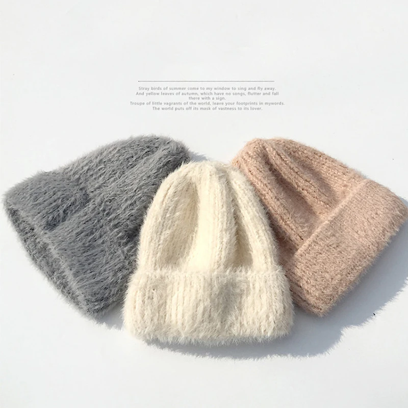 Winter New Ski Hat Women Warm Mink Velvet Cap Outdoor Mountaineering Snowboard Hat Soft Comfortable Sweater Solid Color Knit Hat 
Winter New Ski Hat Women Warm Mink Velvet Cap Outdoor Mountaineering Snowboard Hat Soft Comfortable Sweater Solid Color Knit Hat