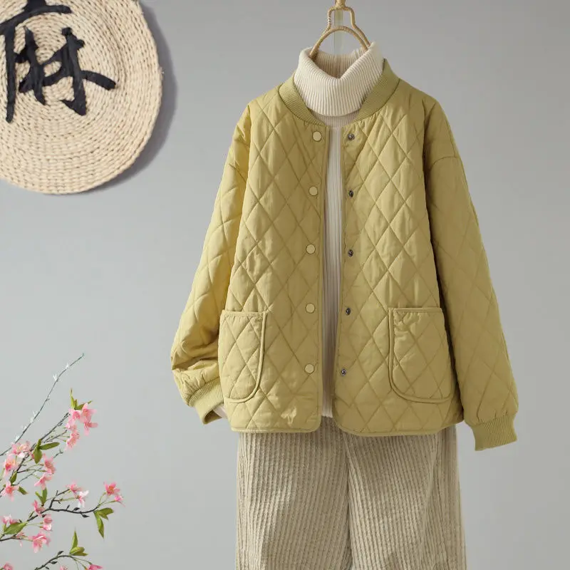 Autumn and Winter Retro Quilted Cotton-Padded Coat Women Warm Baseball Uniform Loose and Casual Fashion Versatile Female Jackets
Autumn and Winter Retro Quilted Cotton-Padded Coat Women Warm Baseball Uniform Loose and Casual Fashion Versatile Female Jackets