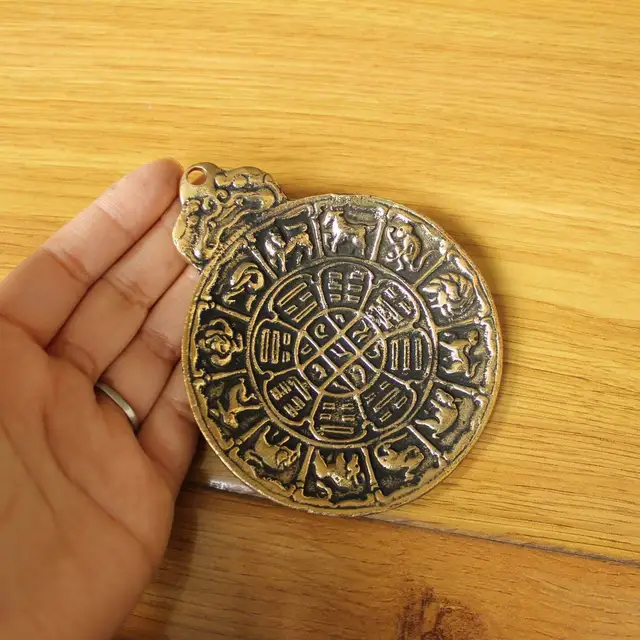 PN286-Grand pendentif amulette ronde en laiton pour homme, 12 signes du zodiaque chinois, 84mm, vintage, collection tibétaine 2