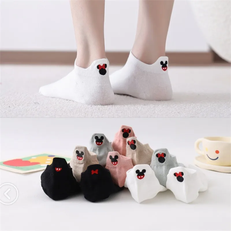 Spring and summer cotton boat socks female shallow mouth pure color heel embroidery love socks day is invisible cotton socks
Spring and summer cotton boat socks female shallow mouth pure color heel embroidery love socks day is invisible cotton socks