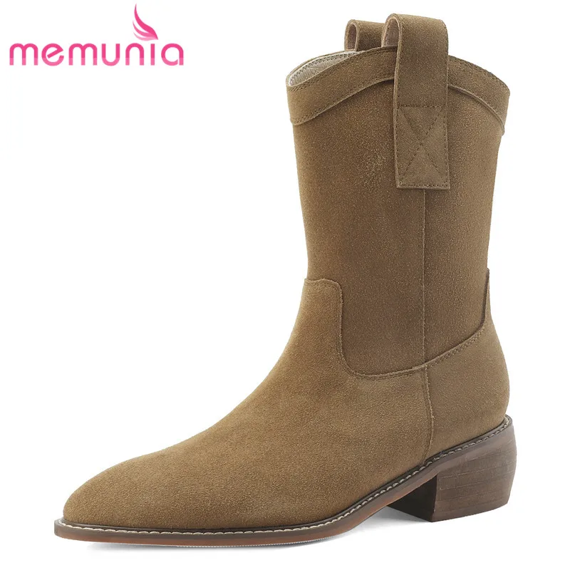 Женские замшевые ботильоны без застежки, на квадратном каблуке, в западном стиле
Женские замшевые ботильоны без застежки, на квадратном каблуке, в западном стиле