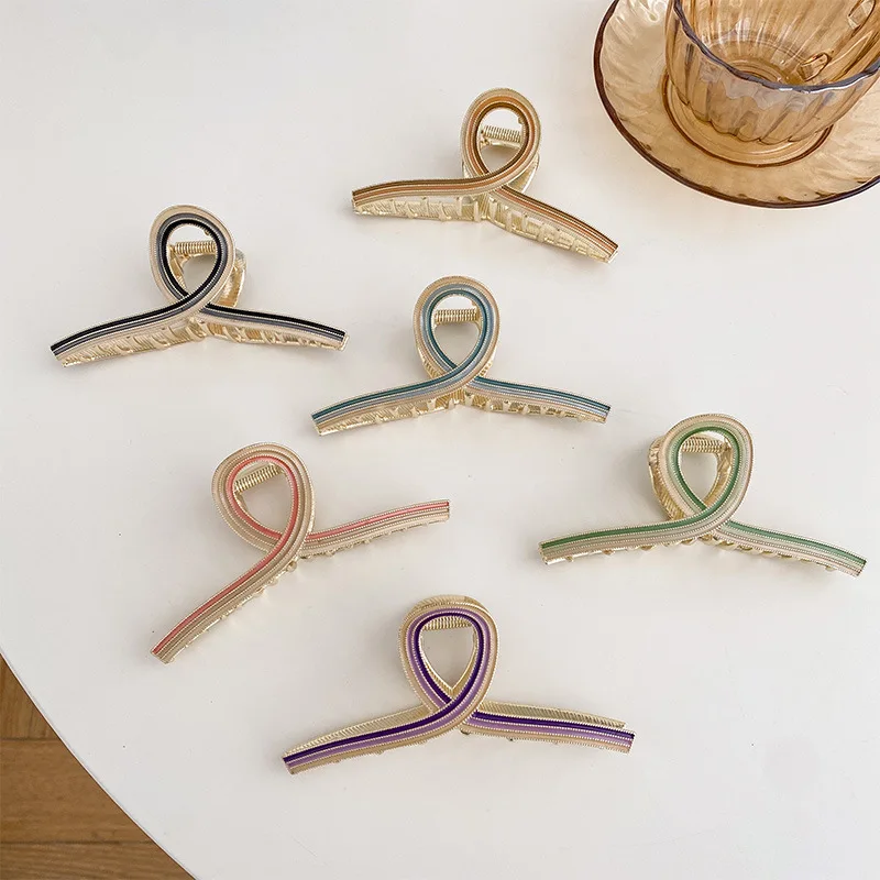 2022 New Korean Color Metal Hair Claw High Quality Large Shark Clip Women's Headwear Hair Clip Hair Accessories
2022 New Korean Color Metal Hair Claw High Quality Large Shark Clip Women's Headwear Hair Clip Hair Accessories