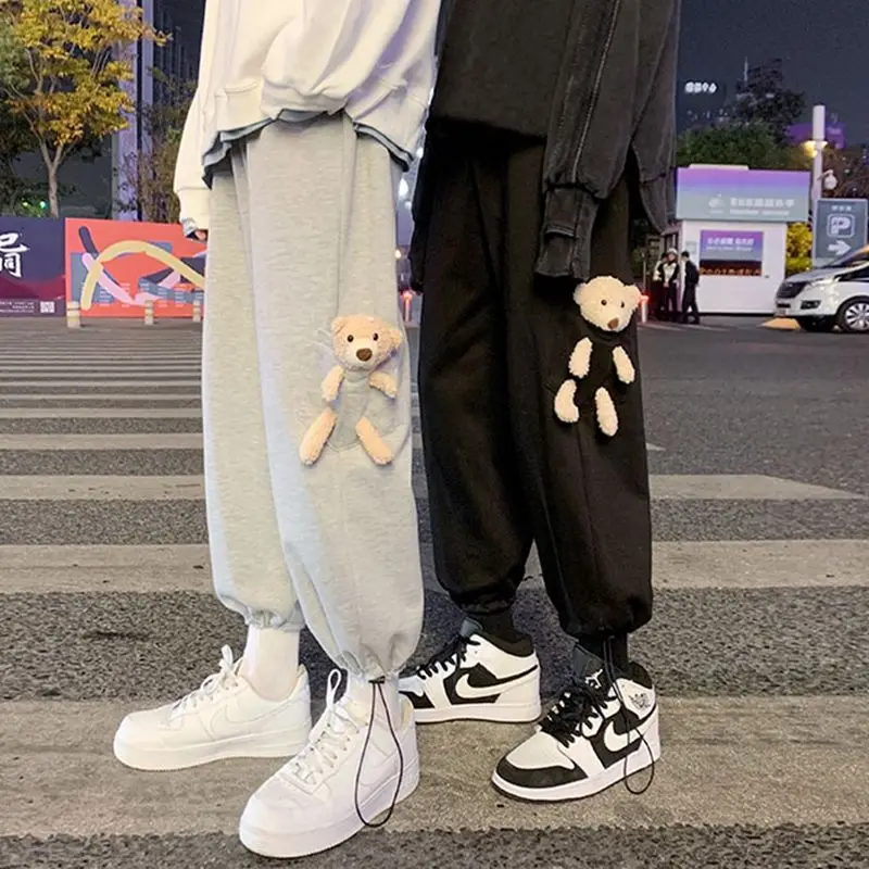 Bear Sweatpants Male Korean Fashion Joggers Men Loose Wide Leg Oversize Casual Sport Pants Tracksuit Trousers Basketbal 2023
Bear Sweatpants Male Korean Fashion Joggers Men Loose Wide Leg Oversize Casual Sport Pants Tracksuit Trousers Basketbal 2023