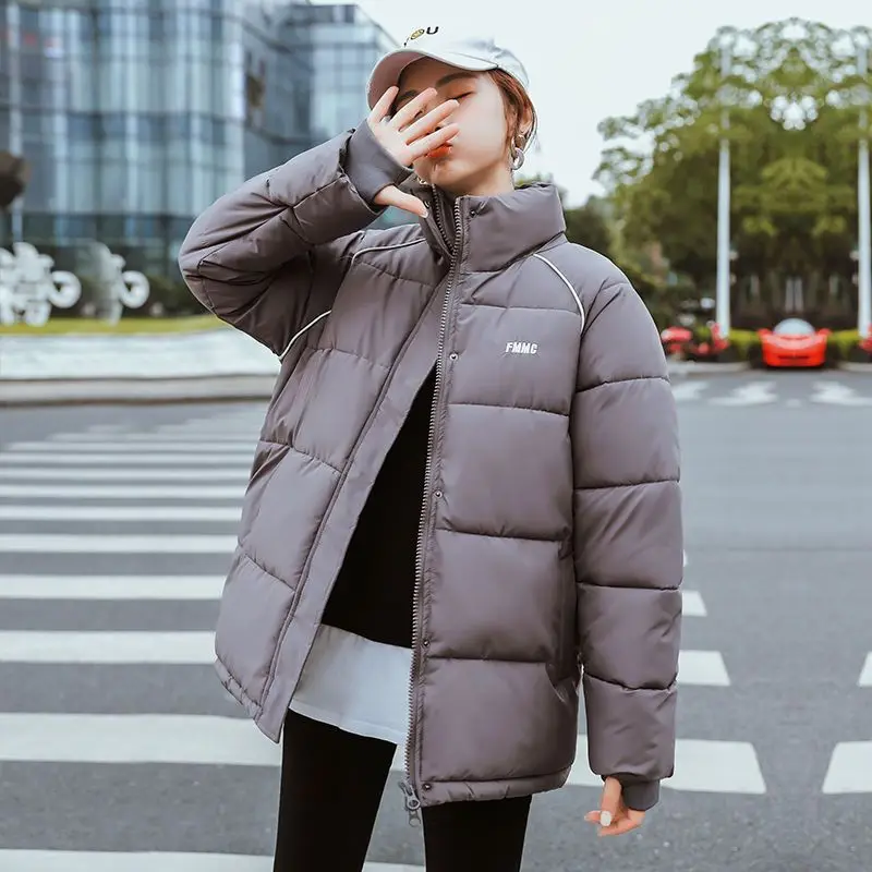 Women Winter 2023 New Cotton-padded Jacket Tide Ins Coat Bread Coat Thickened Short Solid Color Button Double Access Control
Women Winter 2023 New Cotton-padded Jacket Tide Ins Coat Bread Coat Thickened Short Solid Color Button Double Access Control