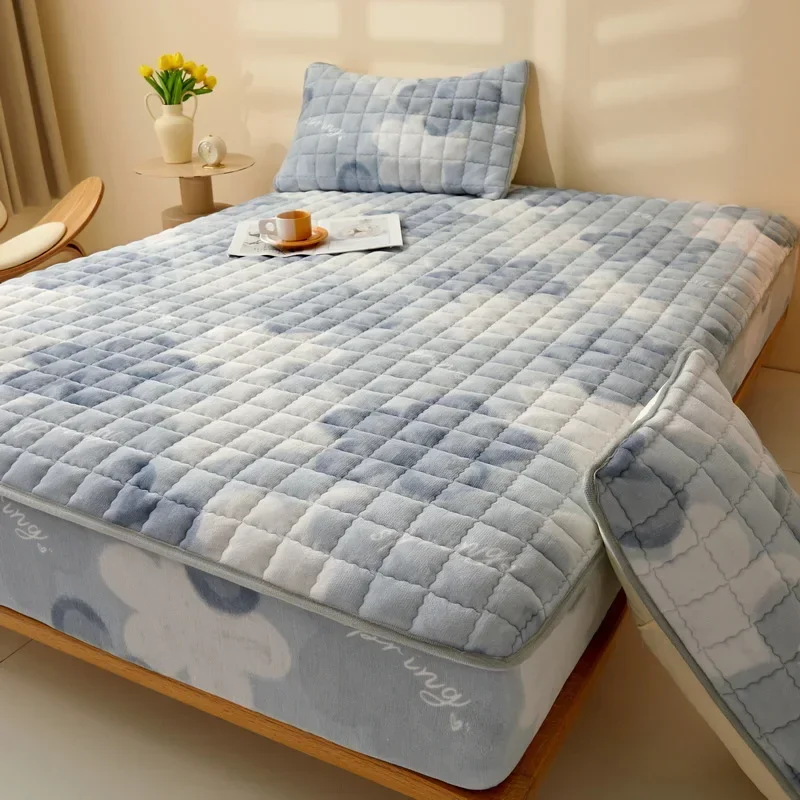 Winter Thicken Quilted Mattress Covers Warm Soft Bedspreads for Single Double Bed Home Fitted Bed Sheets 
Winter Thicken Quilted Mattress Covers Warm Soft Bedspreads for Single Double Bed Home Fitted Bed Sheets