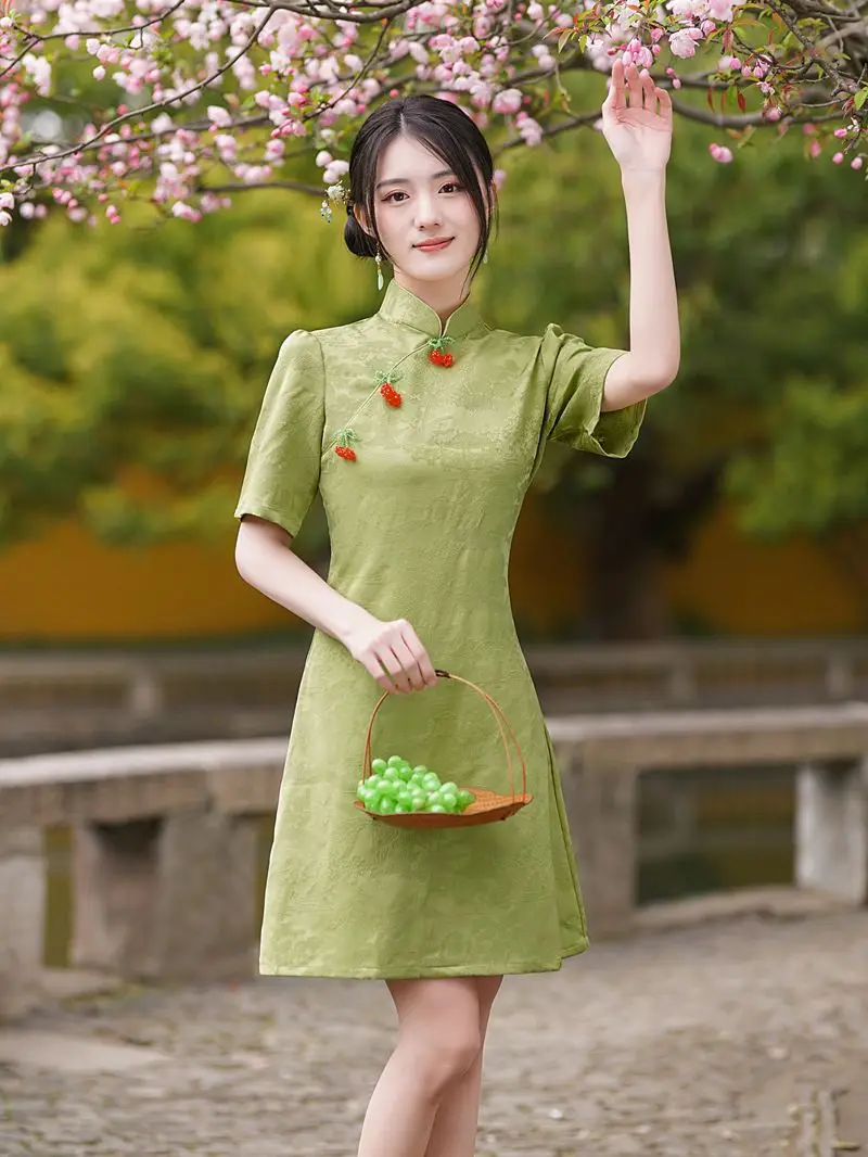 2023 New Girls Cheongsam Women Short Sleeve Traditional Vintage Dress Show Costumes Slim Improve Qipao Robe Chinoise Femme
2023 New Girls Cheongsam Women Short Sleeve Traditional Vintage Dress Show Costumes Slim Improve Qipao Robe Chinoise Femme