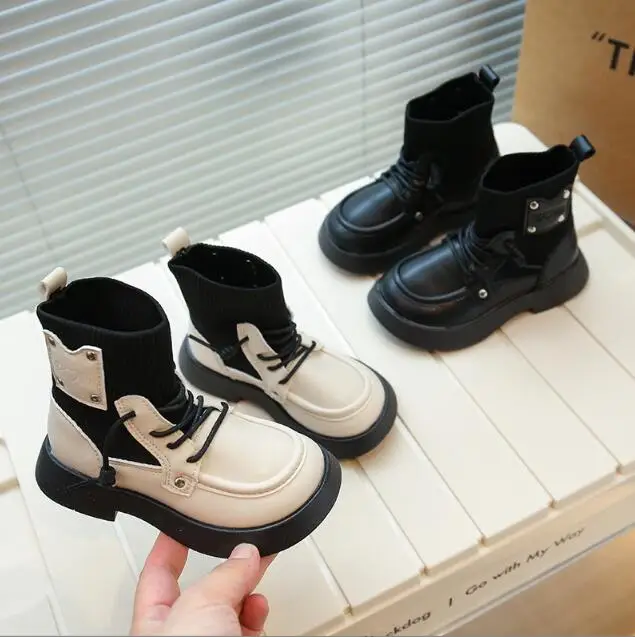 New Korean Style Elegant Snow Boots Girls Short Boots Classic Unique Children Versatile Leather Boots Fashion Kids Sport Shoes
New Korean Style Elegant Snow Boots Girls Short Boots Classic Unique Children Versatile Leather Boots Fashion Kids Sport Shoes