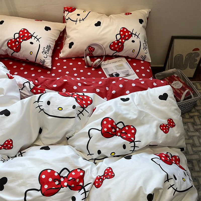 Симпатичное Хлопковое одеяло Hello Kitty, покрывало из четырех частей, постельное белье из трех частей с героями мультфильмов для студенток и девушек из аниме, домашний текстиль и покрывало
Симпатичное Хлопковое одеяло Hello Kitty, покрывало из четырех частей, постельное белье из трех частей с героями мультфильмов для студенток и девушек из аниме, домашний текстиль и покрывало