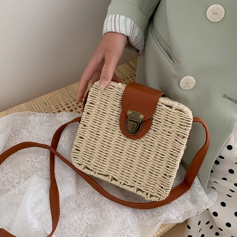 Small Round Rattan Purse - Handwoven Vacation Essential 5 S53ba6979ca514ba0985a37c99e929430J