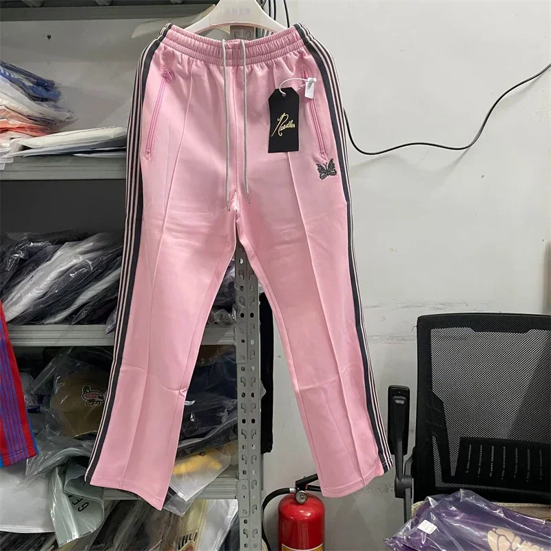 New Ribbon Striped Needles Pants Men Women Jogger Straight Stretch Sweatpants Butterfly Embroidery Zipper Trousers Hip Hop
New Ribbon Striped Needles Pants Men Women Jogger Straight Stretch Sweatpants Butterfly Embroidery Zipper Trousers Hip Hop