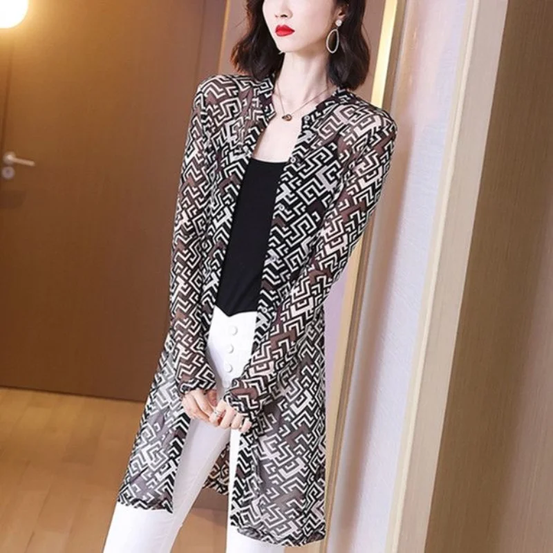 Oversize Versatile Women's Top Spring Summer New Fashion Print Buttons Standing Collar Long Sleeve Simplicity Commuter Shirt
Oversize Versatile Women's Top Spring Summer New Fashion Print Buttons Standing Collar Long Sleeve Simplicity Commuter Shirt