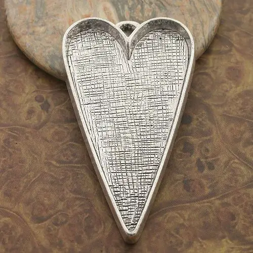 2pcs 53x30mm,loop:2.9mm,inner size:40x26mm tibetan silver color heart shaped cabochon settings pendant G2003
2pcs 53x30mm,loop:2.9mm,inner size:40x26mm tibetan silver color heart shaped cabochon settings pendant G2003