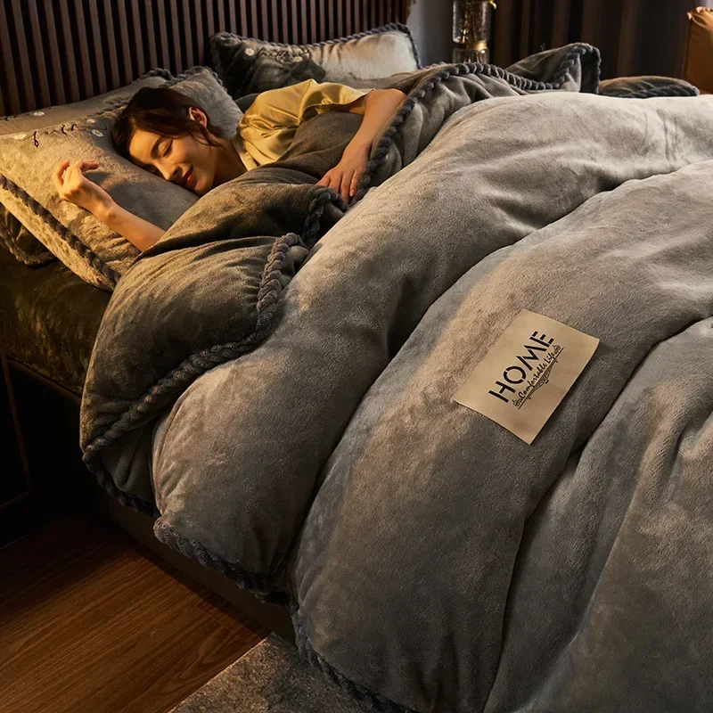 Solid Color Velvet Duvet Cover Winter Warmth Bedding Double Quilt Cover Twin Queen King Comforter Cover king size bedding set
Solid Color Velvet Duvet Cover Winter Warmth Bedding Double Quilt Cover Twin Queen King Comforter Cover king size bedding set