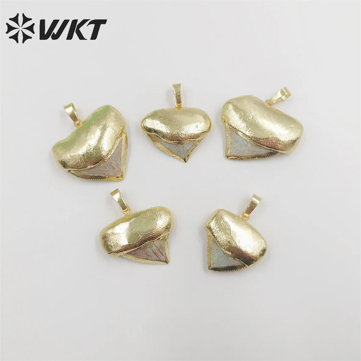 WT-P1854 Amazing Student Class Specimen Natural Sharks Tooth Pendant With 18k Gold Electroplated For Necklace Design
WT-P1854 Amazing Student Class Specimen Natural Sharks Tooth Pendant With 18k Gold Electroplated For Necklace Design