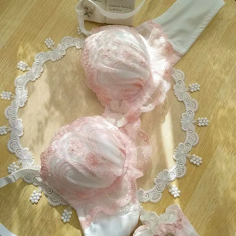 Japanese lolita ribbon embroidery bra underwear fairy cute student non-steel ring bralette girls gathering comfortable bra brief
Japanese lolita ribbon embroidery bra underwear fairy cute student non-steel ring bralette girls gathering comfortable bra brief