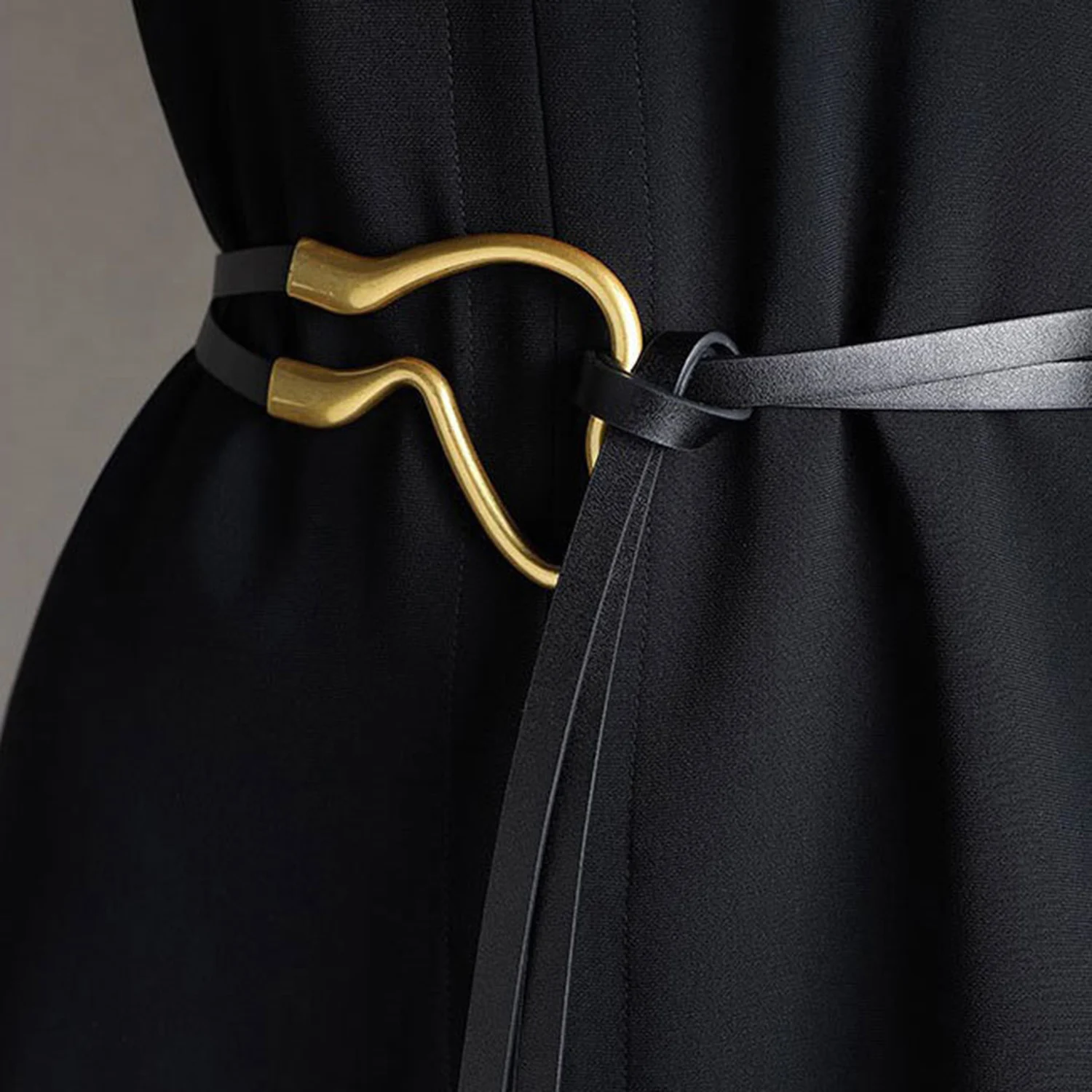 Horseshoe Buckle Belts For Women Jeans Dress Decoration Ladies Ornament European Style Fashion Sash Alloy/PU Women Coat Belt
Horseshoe Buckle Belts For Women Jeans Dress Decoration Ladies Ornament European Style Fashion Sash Alloy/PU Women Coat Belt