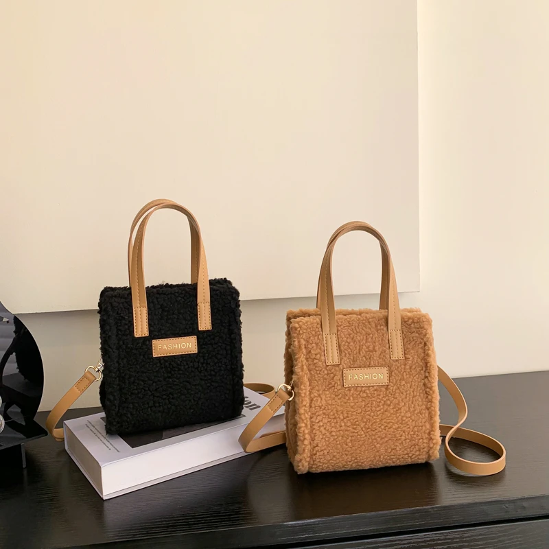 Winter Women's Faux Lamb Wool Handbag Fashion Ladies Plush Shoulder Crossbody Bag Soft Furry Warm Square Tote Sac A Main Femme
Winter Women's Faux Lamb Wool Handbag Fashion Ladies Plush Shoulder Crossbody Bag Soft Furry Warm Square Tote Sac A Main Femme