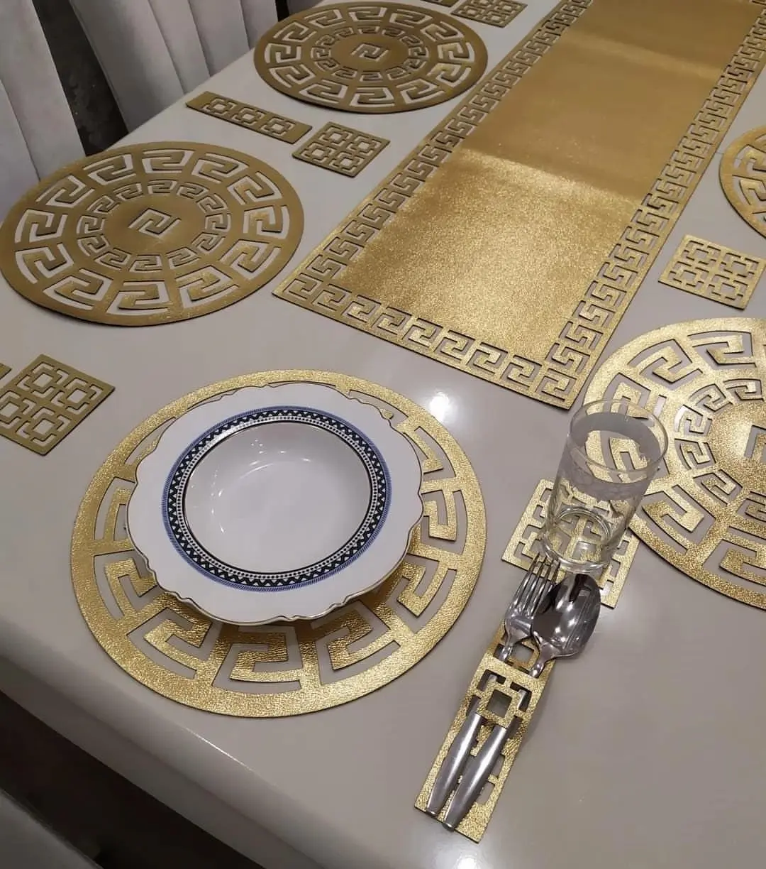 Luxury tablecloth set 8 people golden table runners Modern home tablecloth tablecloth dining decor wedding table ornament
Luxury tablecloth set 8 people golden table runners Modern home tablecloth tablecloth dining decor wedding table ornament