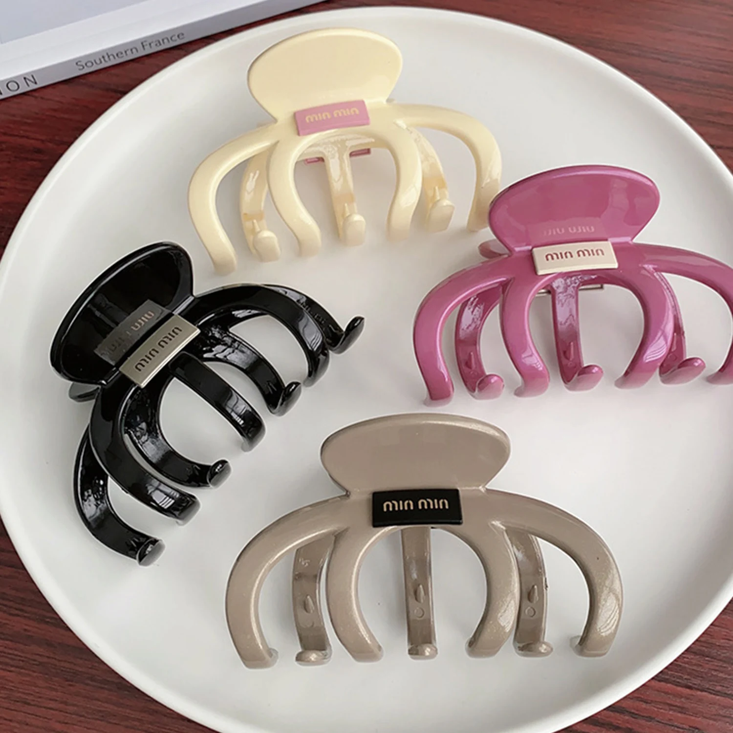 New Women Fashion Claw Clip Pumpkin Black Hollow Large Hair Claw Korean for Girl Shark Clip Headwear Barrette Hair Accessories
New Women Fashion Claw Clip Pumpkin Black Hollow Large Hair Claw Korean for Girl Shark Clip Headwear Barrette Hair Accessories