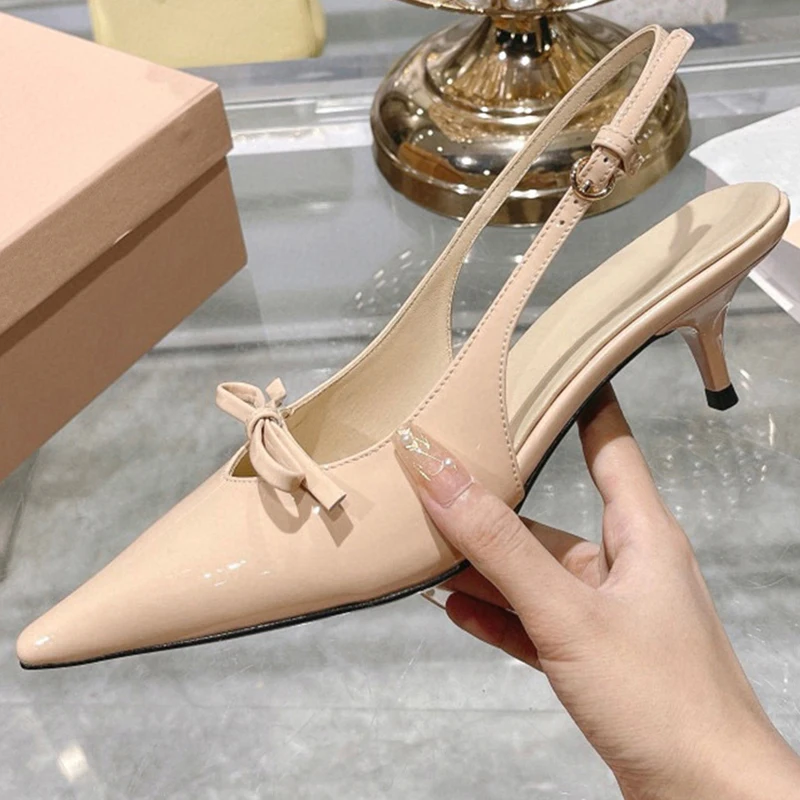 2024 Spring Summer New Women's Cat Heel Sandals Lacquer Leather Material Bow Decoration Solid Color Spike Women's Shoes
2024 Spring Summer New Women's Cat Heel Sandals Lacquer Leather Material Bow Decoration Solid Color Spike Women's Shoes