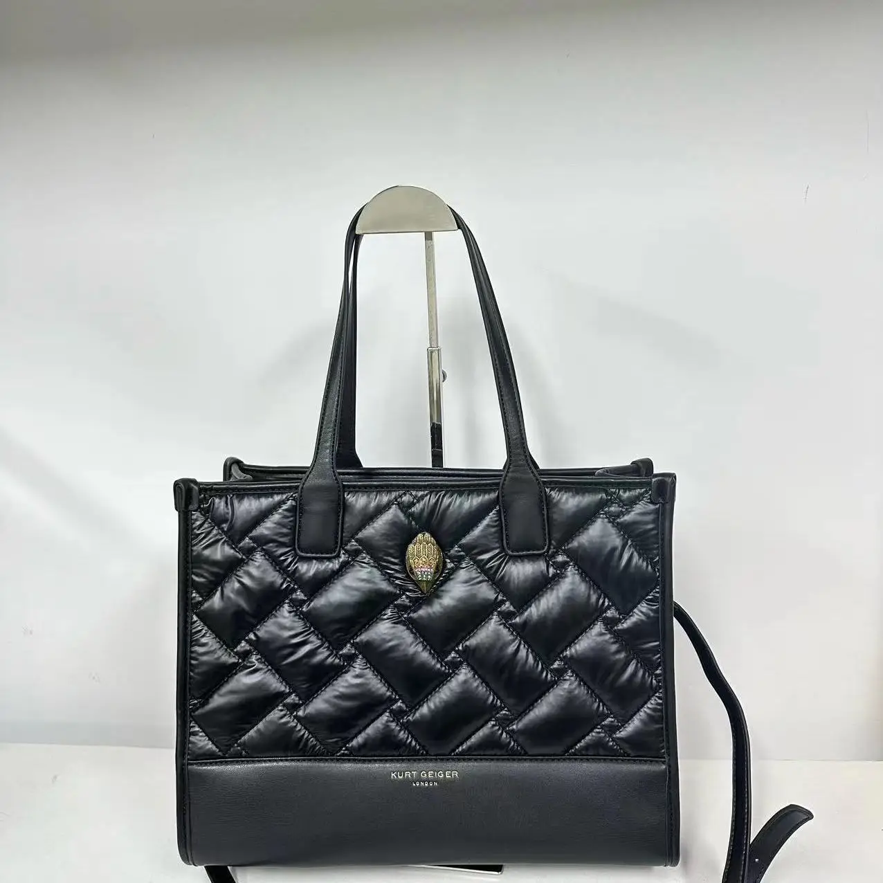 Foreign Trade Kurt Geiger Eagle Head Bag Premium Sense Bag Rhombus Embroidery Thread Large Capacity Shoulder Crossbody Bag Tote
Foreign Trade Kurt Geiger Eagle Head Bag Premium Sense Bag Rhombus Embroidery Thread Large Capacity Shoulder Crossbody Bag Tote