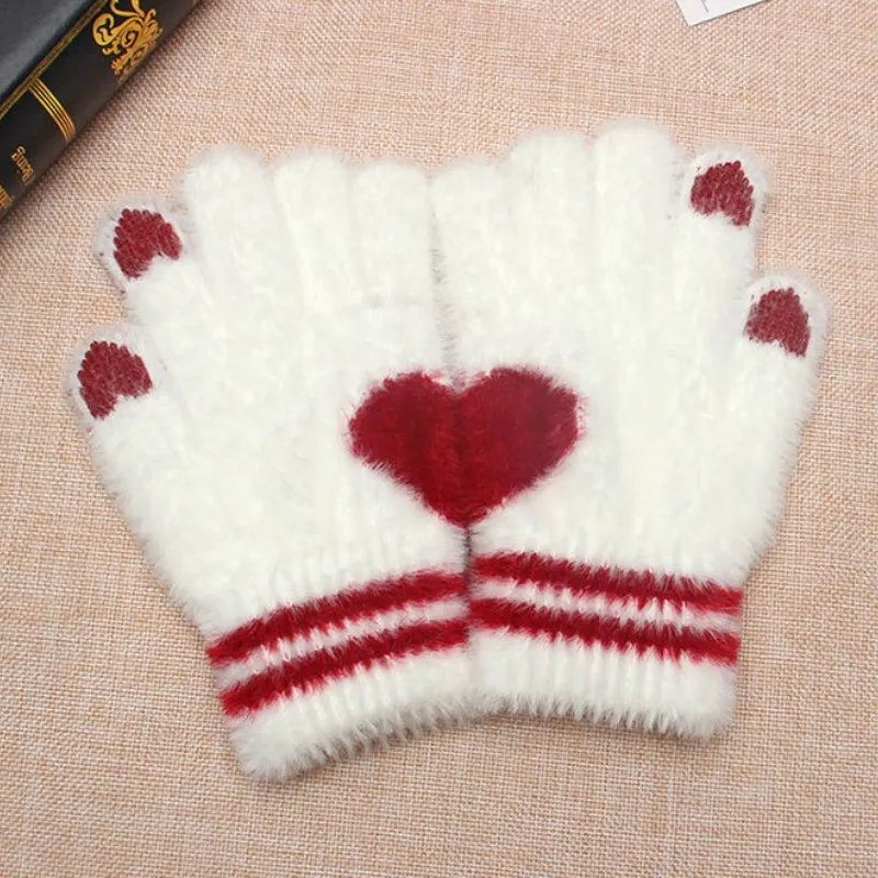 Вязаные плюшевые перчатки Love, зимние перчатки с пятью пальцами, плюшевые теплые, с защитой от холода, Женские однотонные митенки для улицы и езды на велосипеде
Вязаные плюшевые перчатки Love, зимние перчатки с пятью пальцами, плюшевые теплые, с защитой от холода, Женские однотонные митенки для улицы и езды на велосипеде