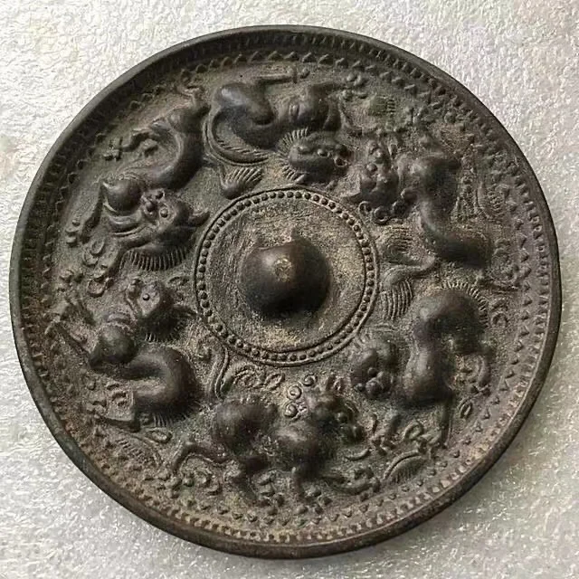 

Ancient Chinese bronze mirror, Han Dynasty Dog by air Bronze Mirror of the God Beast，Free shipping