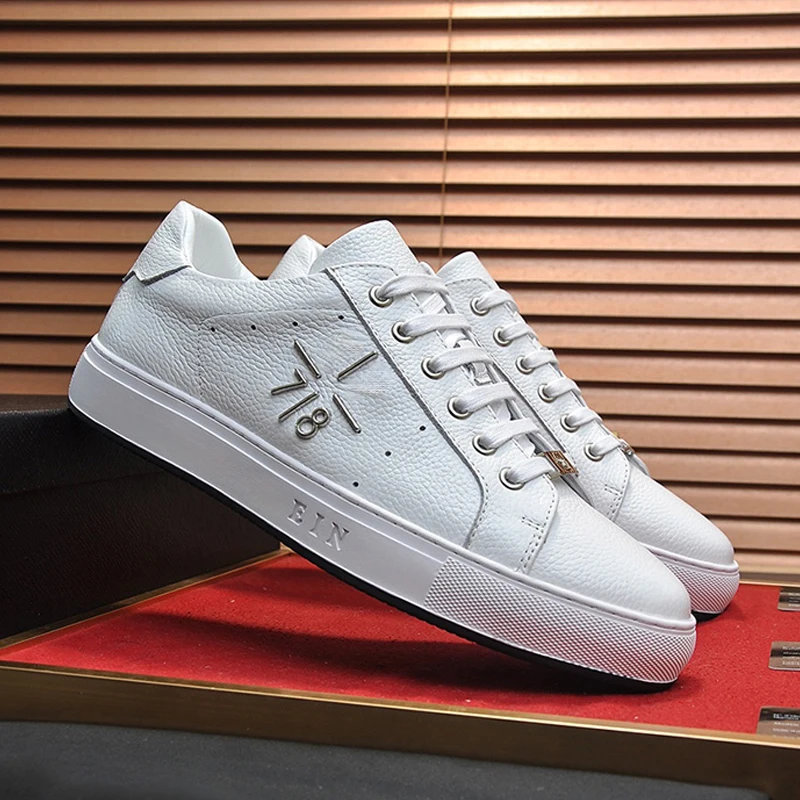 Male Shoes Fashion Classical Pattern High Luxury Brand Board Shoes Breathable Casual High Quality Leather Board Shoes For Men's
Male Shoes Fashion Classical Pattern High Luxury Brand Board Shoes Breathable Casual High Quality Leather Board Shoes For Men's